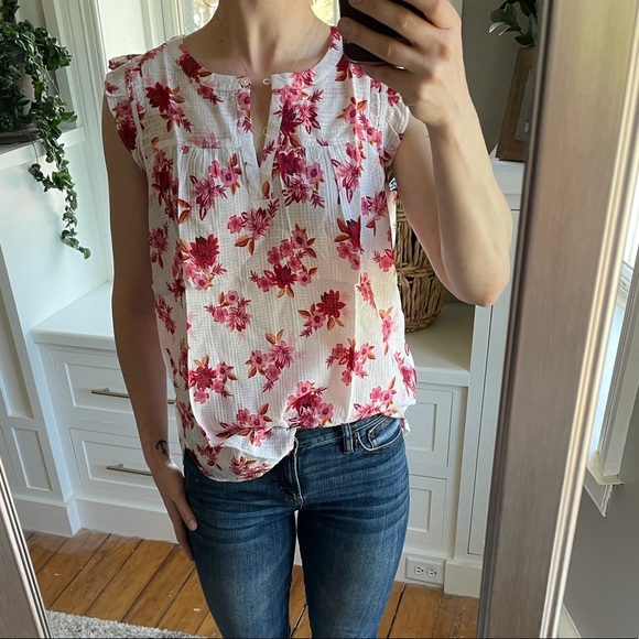 LOFT Tops - Loft zinnia ruffle sleeve shell.